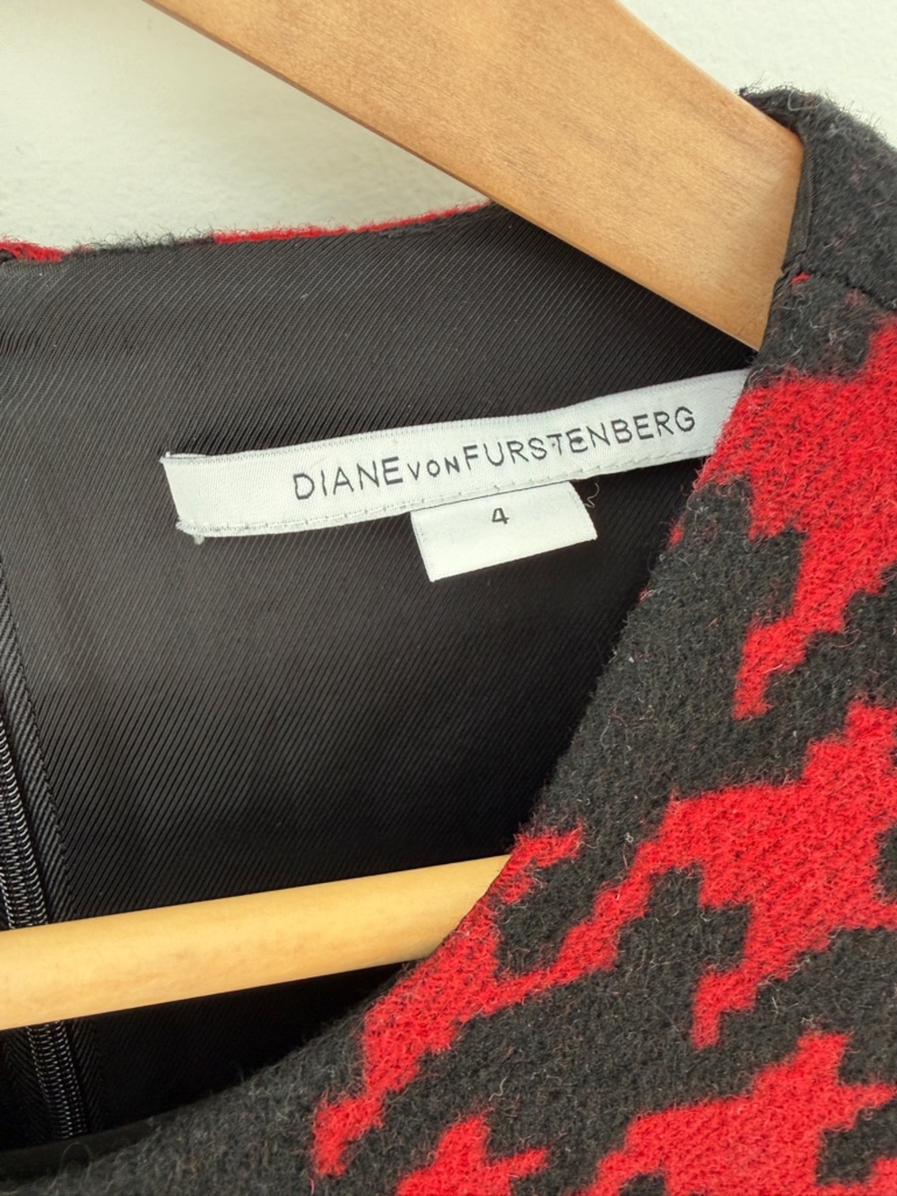 DIANE VON FURSTENBURG Vintage Red and Black Houndstooth 2-Piece Sleeveless Dress - Picture 7 of 9